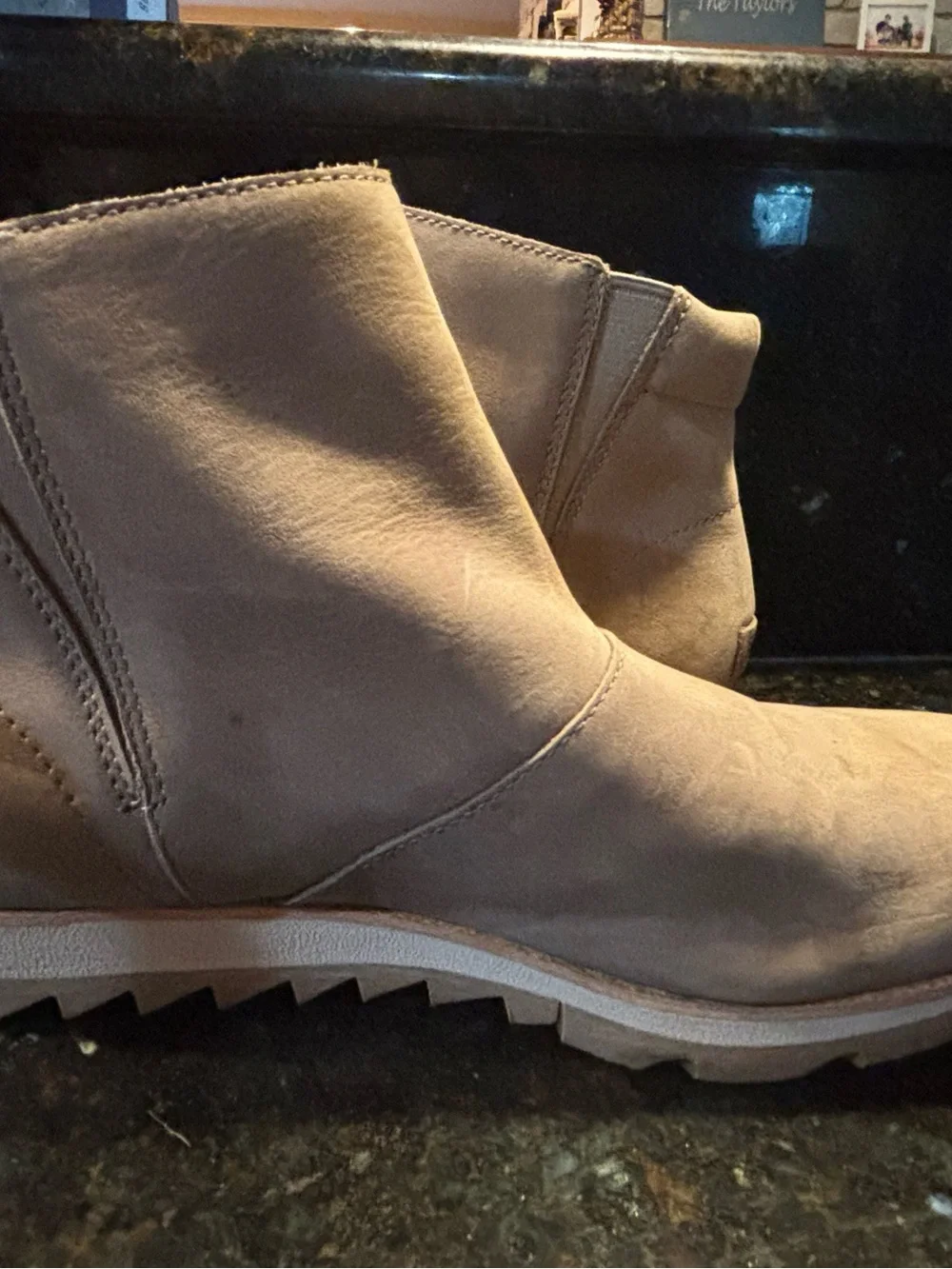 Sorel Harlow Chelsea Sz 10  Waterproof Tan Suede Womens  Boots See Description